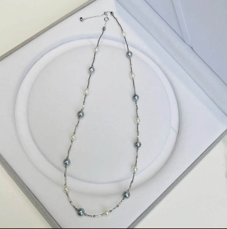 14kt Gold Gray and White Akoya Pearl Necklace