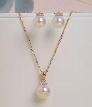 Lovely 14kt Akoya Pearl and Diamonds Earring and Pendant Set